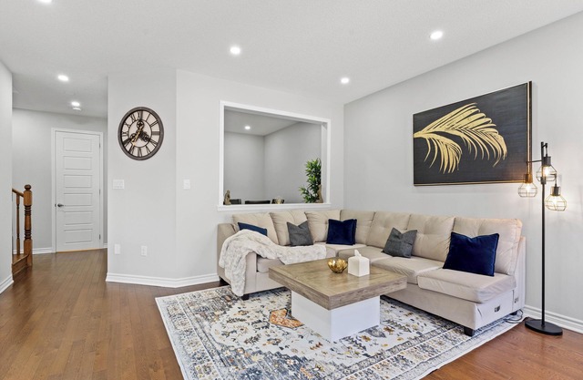 Luxe 6 Bed Home | Lion Safari | Ping Pong | Fallsn