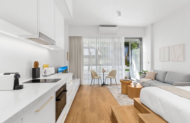 Luxe Central Studio 3 - Close to Randwick