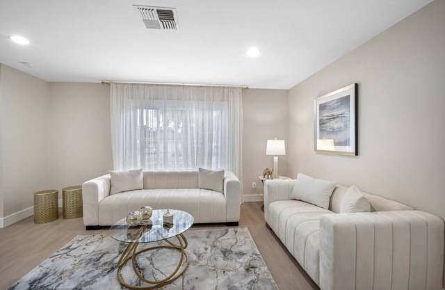 Luxe Getaway w/Pool, Games & Fun Vibes