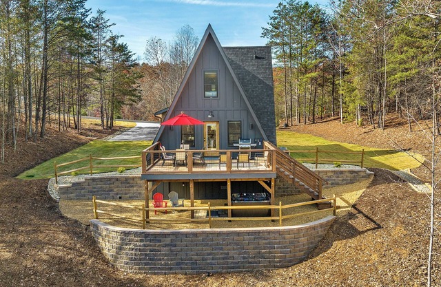 Luxe Lakefront Private Dock Kayaks Hot Tub Fire Pit