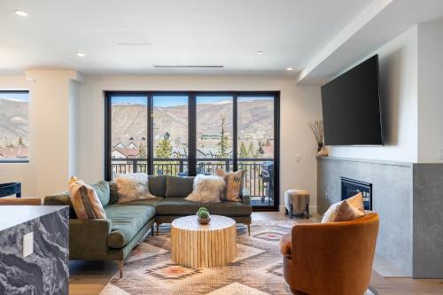 Luxe, Near Vail w Outdoor Oasis, Pool, & Game Room Alpine Oasis at Frontgate