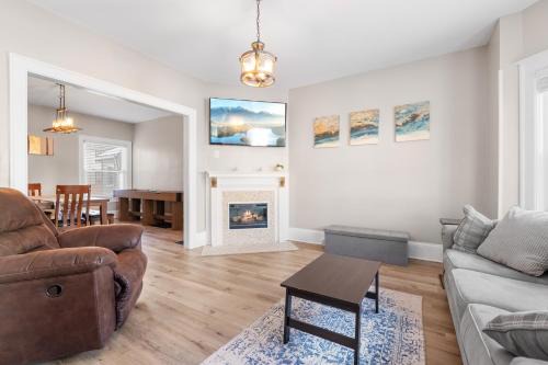 Luxe Ohio City Townhome only minutes to stadium!