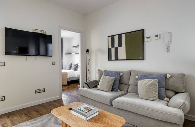Luxe Pacífico 2BR w/Doorman, walk to Retiro Park, by Blueground