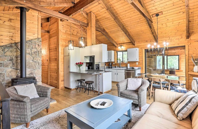Luxe Pagosa Springs Cabin w/Sauna & Hot Tub!