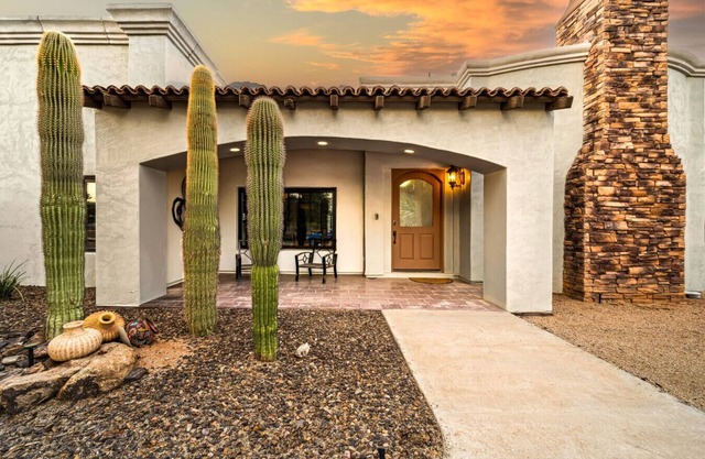 Luxe Ranch w/ Four Peaks Views & Outdoor Fireplace