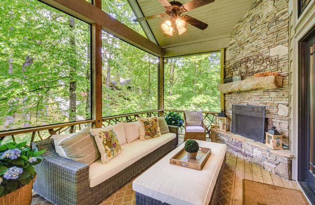 Luxe Trillium Home w/Fire Pit, 5 Mi to Cashiers