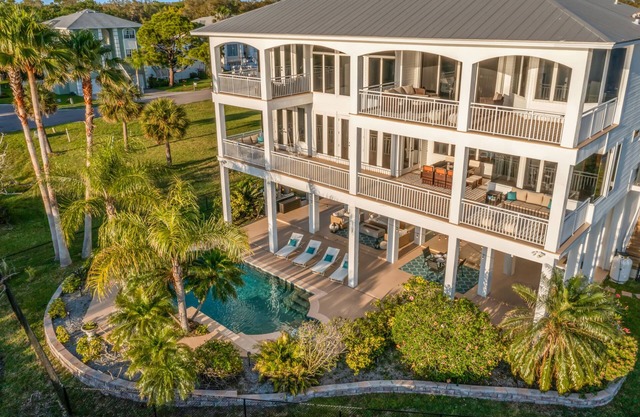 Luxe Waterfront Home w/Pool★Elevator★Gulf Access