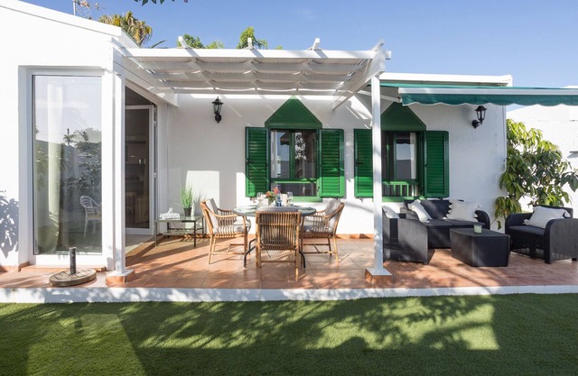 Luxury Bungalow - Private Terrace - Pool - AirCon