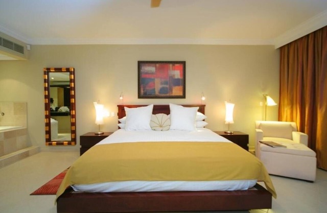 Luxurious 1 Bedroom Presidential Suite