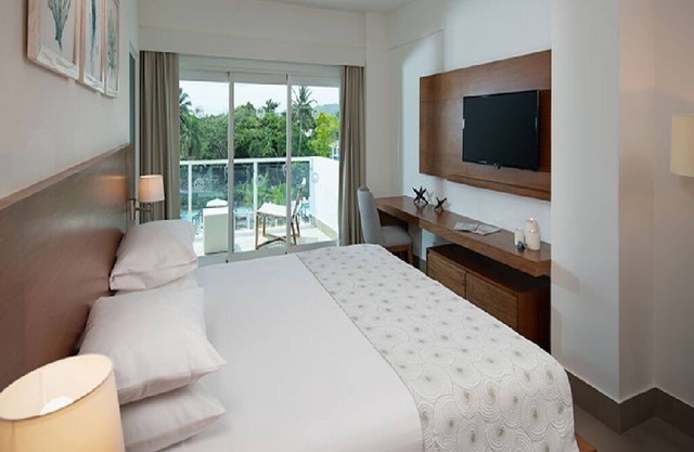 Luxurious 1 Bedroom Presidential Suite