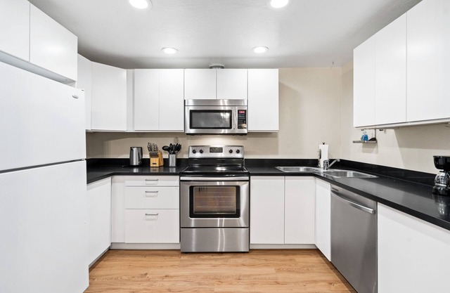 Luxurious 1b/1b Designed For Long Stays In Tech Capital!