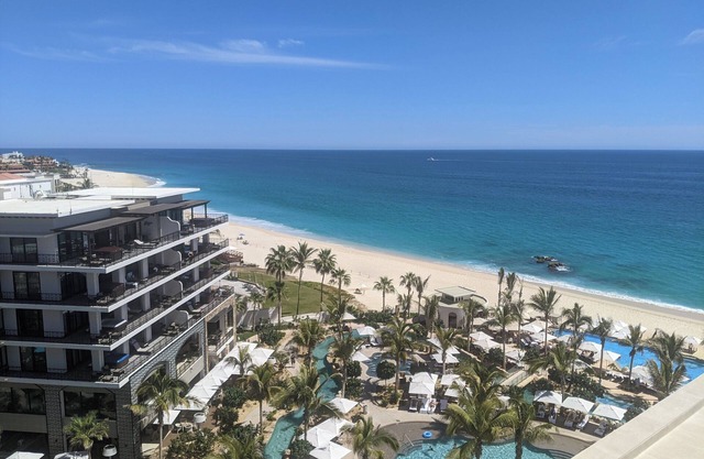 Luxurious 3-bdrm Oceanfront Penthouse with panoramic views at San José del Cabo