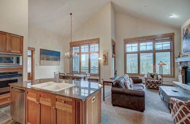 Luxurious 3 BR in River Run Village Featuring Ski in, ski out condo