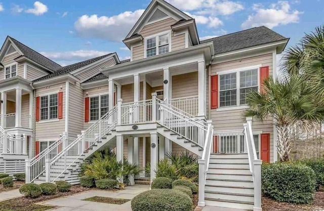 Luxurious 4 bedroom/4 bathroom condo steps away from TPC