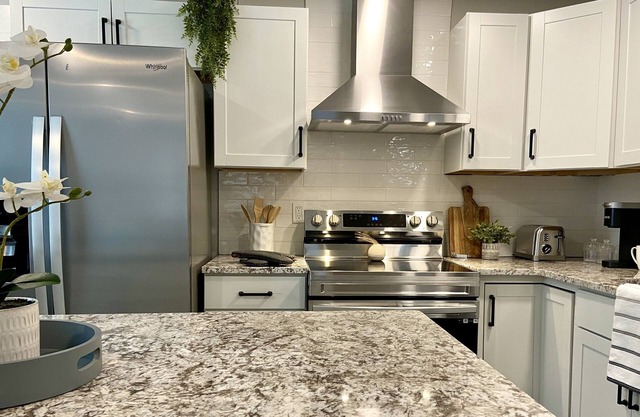Luxurious 4 Bedrooms with 5 Beds and 3 Bath within Cascade neighborhood