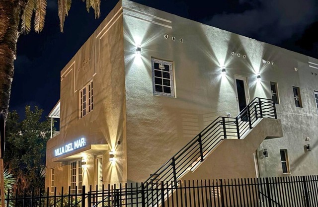 Luxurious 5BR Villa in Miami Beach