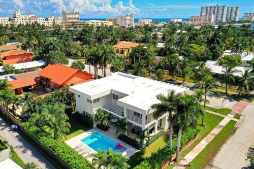 Luxurious Beach Retreat w Heated PoolBasketball