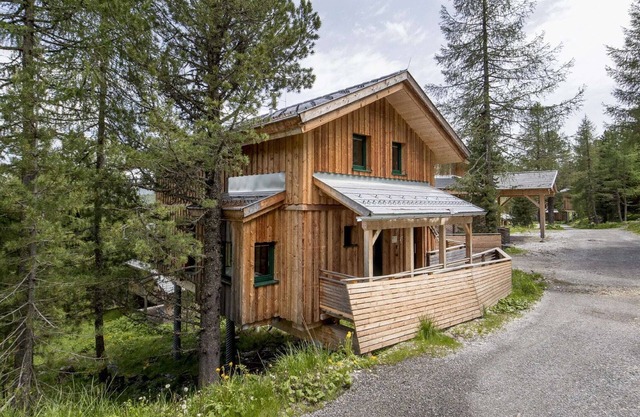 Luxurious chalet with outdoor whirlpool