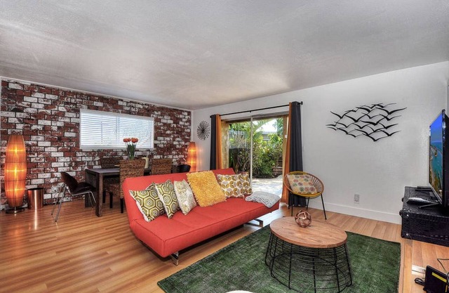 Luxurious coastal condo with amazing backyard