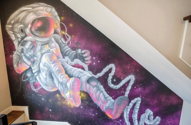 Luxurious, EADO Getaway w/Private Graffiti Murals