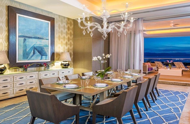 Luxurious Four Bedroom Residence Tower a 5 diamond award property ocean view BO