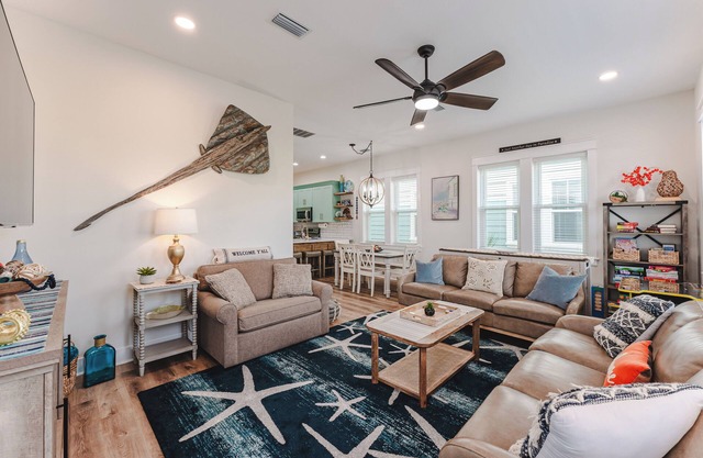 Luxurious House on the Canal, Pool, Hot Tub, steps to BEACH
