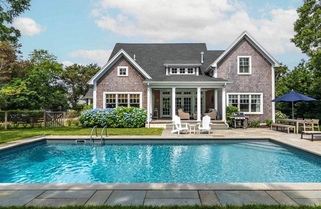 Luxurious Katama Farmhouse With Pool