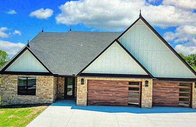 Luxurious Lakefront 7-bedroom house on Monkey Island, waterfront, boat slip