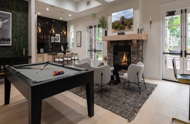 Luxurious Large 2bedroom 2bathroom Apt located in old town Pasadena CA