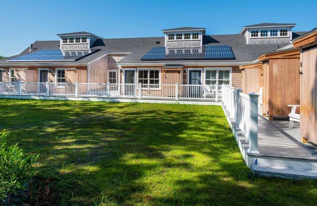 Luxurious New Condo In Edgartown