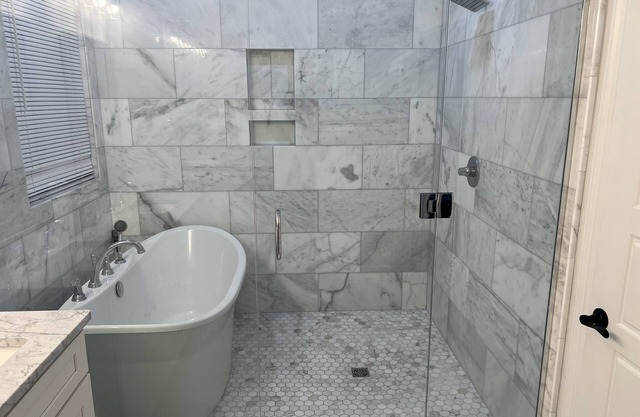 Luxurious Newly Built 3 Bedroom 2 Bath Home With Rooftop Deck and Back Balcony