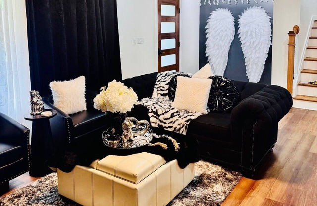 Luxurious Newly Renovated Home-King Bdr/Lrg Tub near South End, NoDa & Uptown