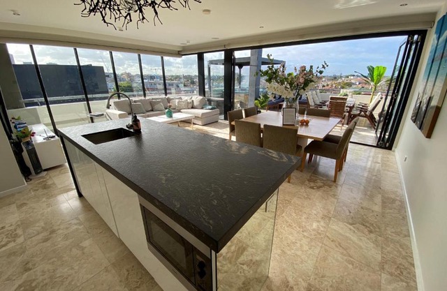 Luxurious Penthouse Oasis with Spa
