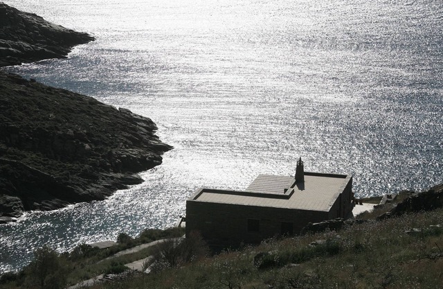 Luxurious Seaside Villa, 10-12 person, secluded beach, seaview, ultimate privacy