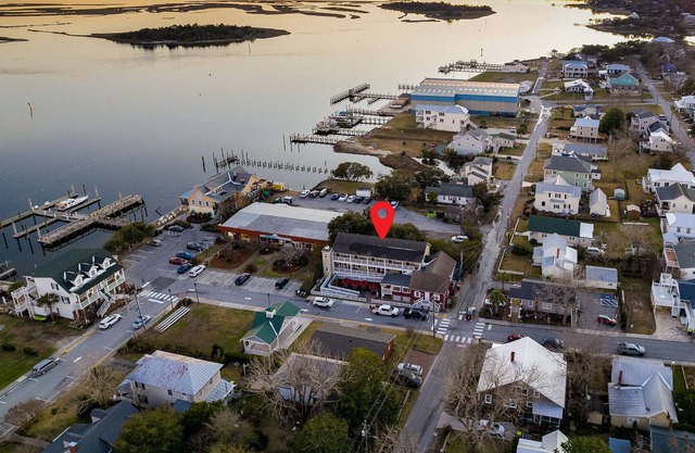 luxurious studio apartment in the heart of Swansboro’s historic waterfront #3