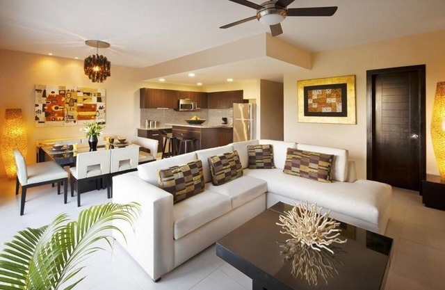 Luxurious Suite w/King Bed, Balcony, Kitchen, Private Transfers ALL-INCLUSIVE