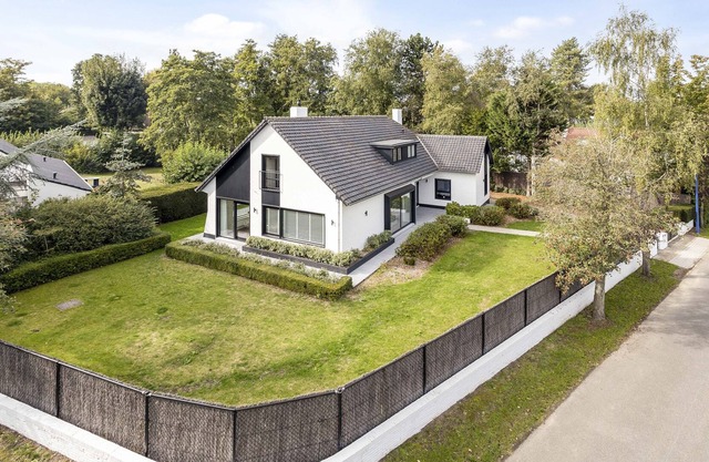 Luxurious villa at super location in Sint-Idesbald!