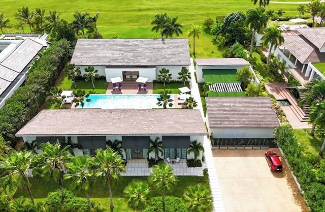 Luxurious Villa in Casa de Campo - 8 Bedrooms, Private Pool & Bar Area
