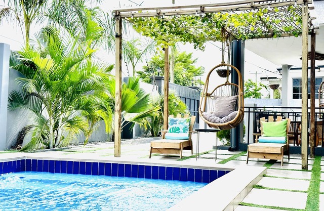 Luxurious Villa, Pool, Hot Tub and Bar