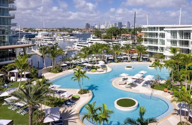Luxurious Waterfront Room w/Spacious Balcony + Marina View