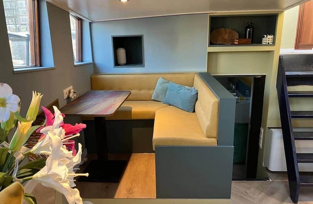 Luxurious wellness houseboat - Captains Cabin