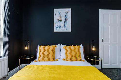 Luxury 1 bedrooom house, sleeps 4, free parking