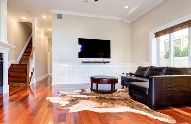 Luxury 1B/1B Apartment by Hudson – 10 mins to NYC
