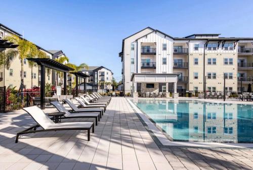 Luxury 1BR w Balcony Near Disney Washer and Dryer