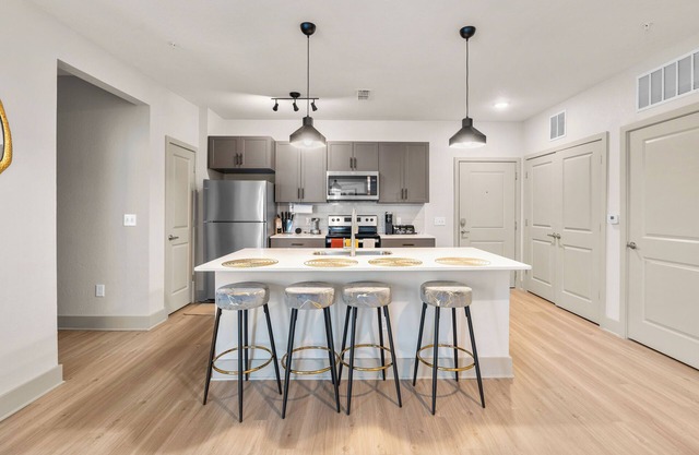 Luxury 1BR with Pool & Fire Pit