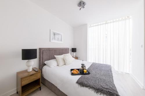 Luxury 2 Bed 2 Bath Apartment With Balcony, Fast Wifi In Birmingham City Centre
