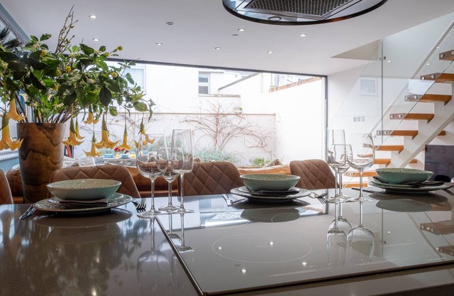 Luxury 2-Bed House in Cheltenham