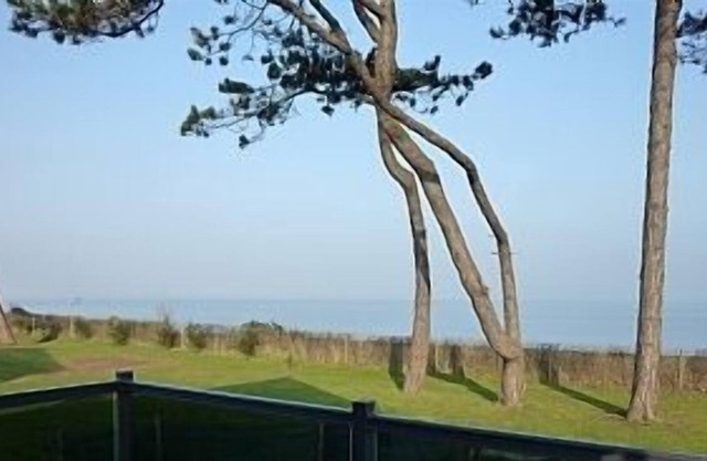 Luxury 2 Bedroom Self Catering Holiday Rental. Beach Front Location With Fantast