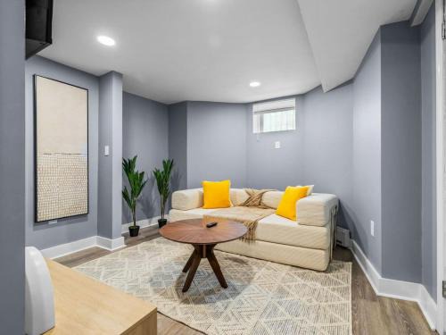 Luxury 2BR apt in Boston with Free Parking