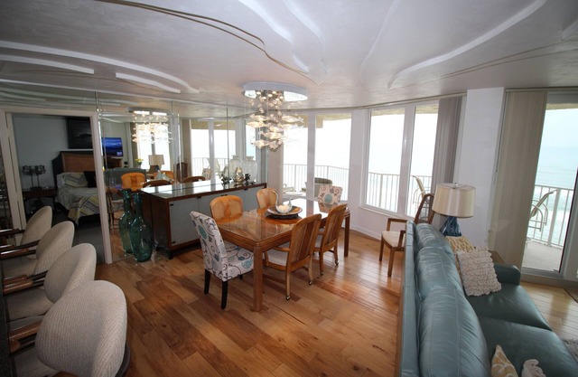 Luxury 3 BdRm, 3 Baths, Mst wSpa; On No Drive Beach! Ocean & Riverview Balconies